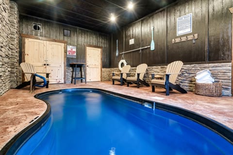 Heated indoor private pool 85°