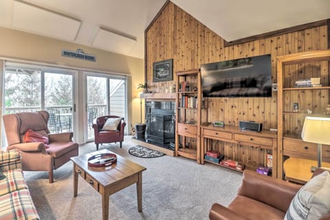 Wintergreen Resort Vacation Rental | 3BR | 3BA | Stairs Required | 1,274 Sq Ft