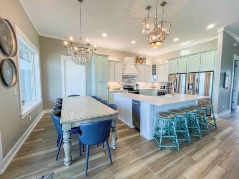 2nd Floor Dining/Kitchen Area