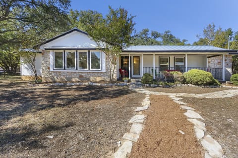 Charming first impression of the Red Donkey Cottage