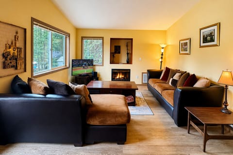 Suite Serenity Condo in Leavenworth sleeps 6, with 3 bedrooms and 2 baths.