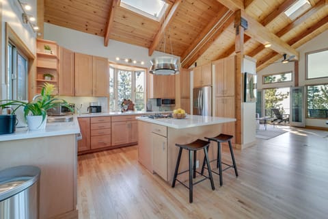 Kitchen | Coffee Maker | Coffee Grinder | Blender | Rice Cooker | Toaster Oven