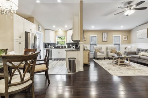 Smooth transaction to the dining area and the kitchen.