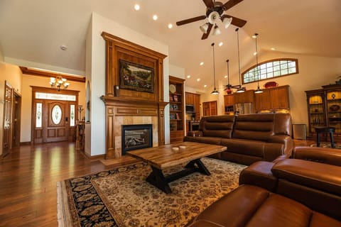 Living Area & Front Foyer