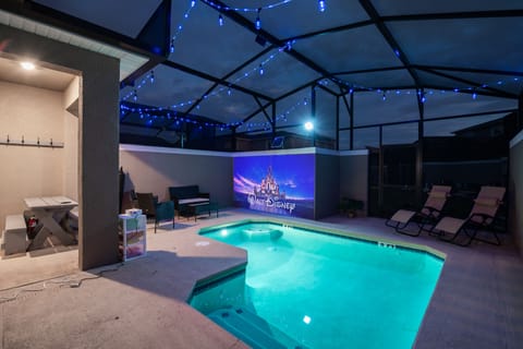 Have a cozy cinema night in the comfort of your backyard! Automatic solar lights