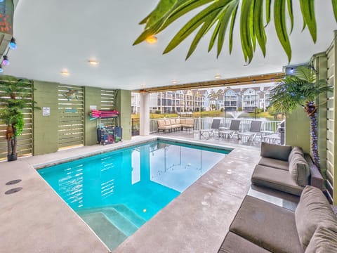 Enlarged free heated pool