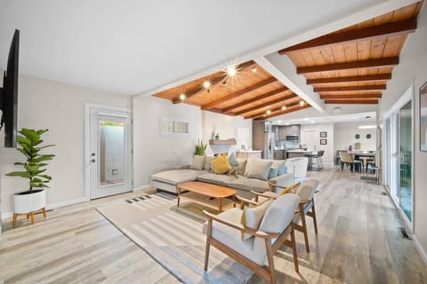 Living Room (1)