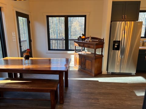 Refrigerator Freezer with water and ice dispenser