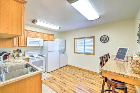 Kitchen | Dishware/Flatware Provided