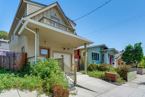 Oakland Vacation Rental | 3BR | 2BA | Stairs Required | 1,156 Sq Ft