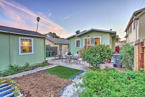 Oakland Vacation Rental | 2BR | 1BA | Stairs Required | 900 Sq Ft