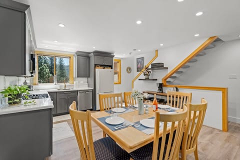 Dining Area Blue Alpine Loft at Northstar