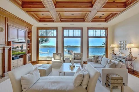 Sit and enjoy awe-inspiring views of the Kiawah River from your spacious living room!