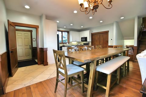 Elevation Vacation Rentals- "Savanna" (12)