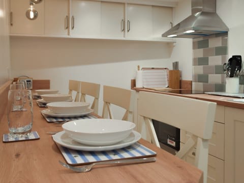 Kitchen/diner | Snowdrop Cottage, Fishguard
