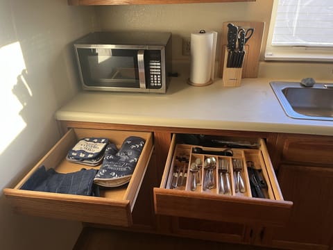 Placement of basic kitchen items (prior to renovations)