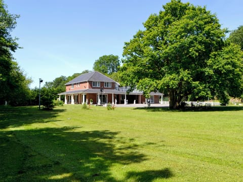 3 acre landscaped grounds with woodland | Vijay Gardens, Glanaman, near Llandeilo