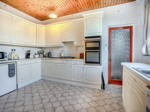 Kitchen | Innishkea, Penally