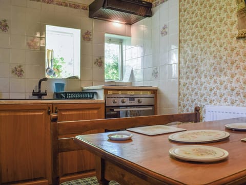 Kitchen | Tudor Cottage, Barton