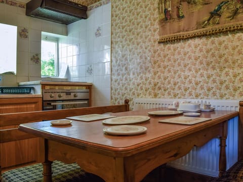 Kitchen | Tudor Cottage, Barton