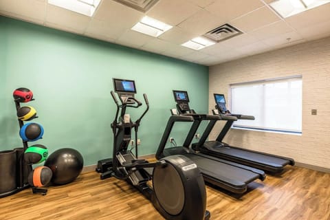 Recharge with a quick workout on modern cardio equipment.