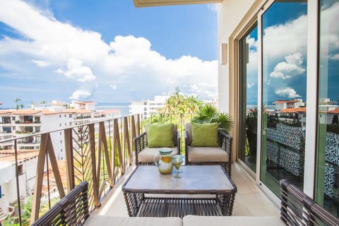 Condo - Image 2
