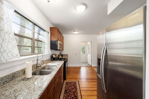 17- Kitchen 1 from D.jpg