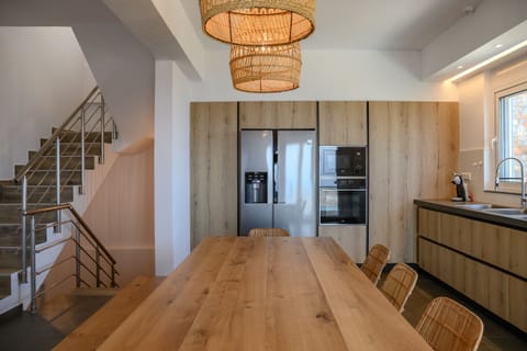 La Villa,Havgas-Dining Room