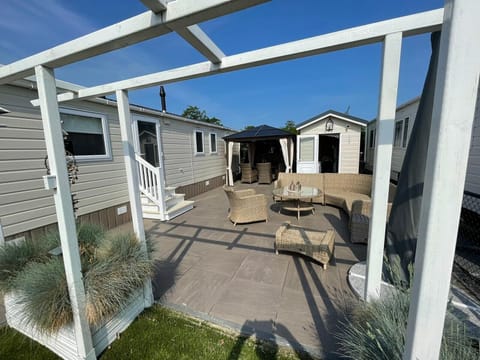 Terrace, Veranda, Garden chair, Garden table and Front Garden - EEZZ