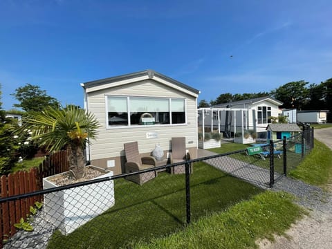 Terrace, Veranda, Garden chair, Garden table and Front Garden - EEZZ