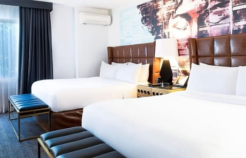 Unit with 2 Queen beds