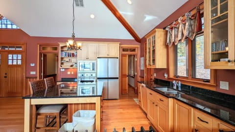 Kitchen, door to the laundry room