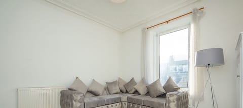 Living Room / Lounge