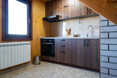 Kitchen is fully equipped 