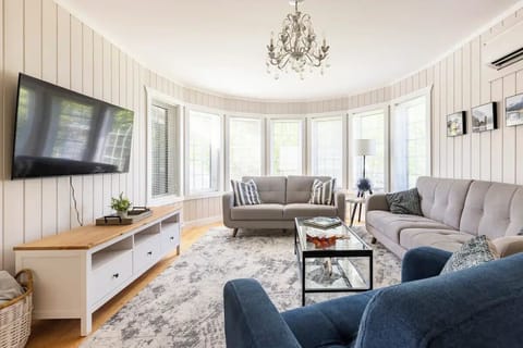 Large main sitting area with tons of sitting space, smart TV and high-speed wifi