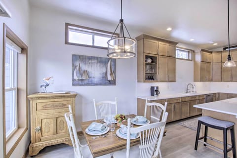 Dining Area | 2nd Floor | Dishware/Flatware Provided | Breakfast Bar