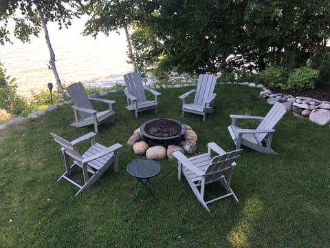 firepit and chairs - bring your own wood.