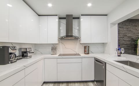 Kitchen: Modern and fully equipped with the appliances you will need