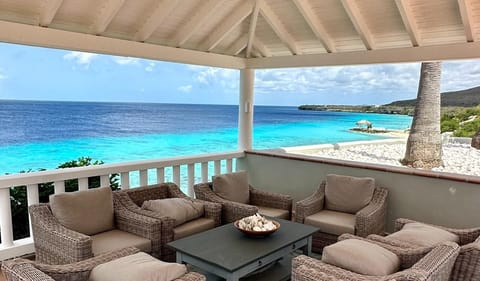 Gazebo on the sea side perfect to enjoy the day with endless sea view.