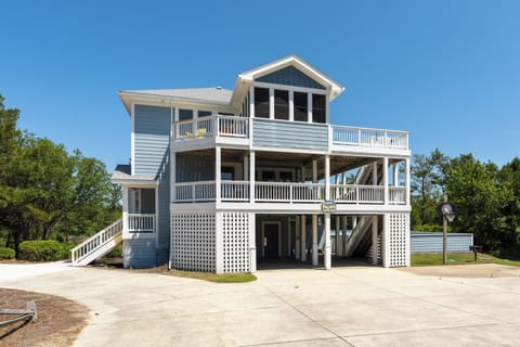 Aye Corolla - Side View