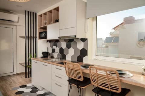 kitchen and dinning bar