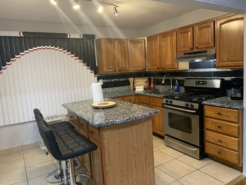 Eat In kitchen fully equipped 