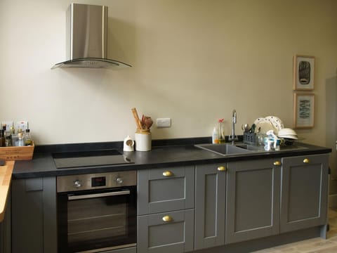 Fully appointed fitted kitchen | Neuadd, Menai Bridge, near Bangor