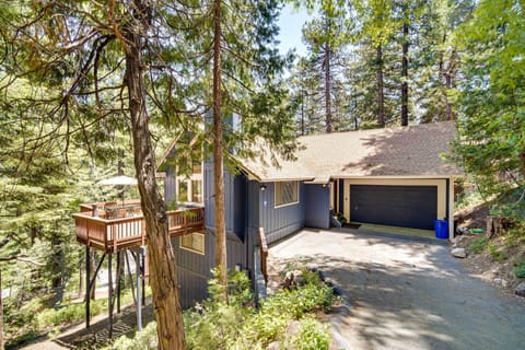 Twin Peaks Vacation Rental | 3BR | 2BA | Stairs Required | 1,200 Sq Ft