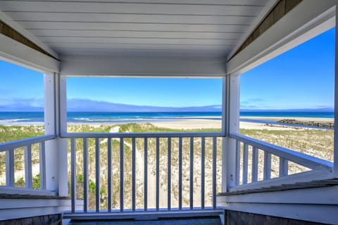 Welcome to 225 J  North Shore Boulevard, East Sandwich!