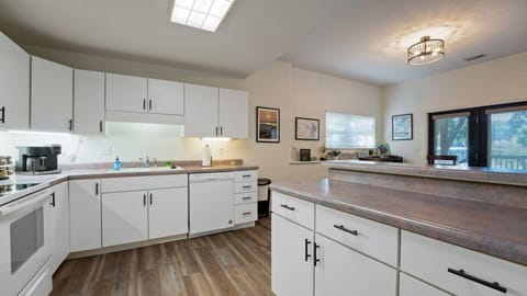 Large and spacious kitchen