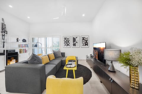 K0145 - Living Room Area