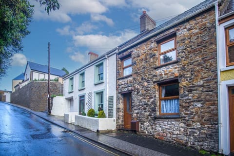 Church Terrace - 3 Bedroom Cottage - Saundersfoot (14582)
