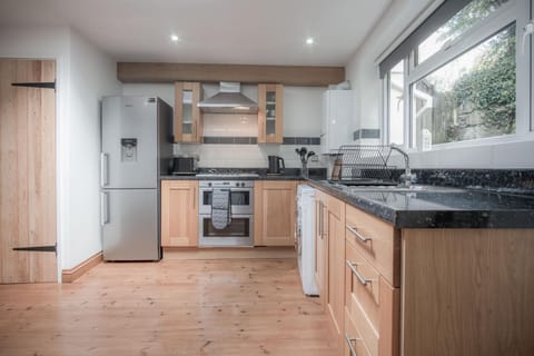 Church Terrace - 3 Bedroom Cottage - Saundersfoot (12759)