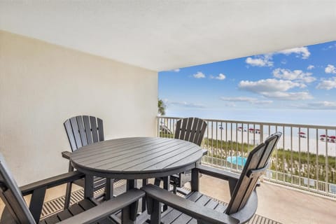 main level-deck-124869_050